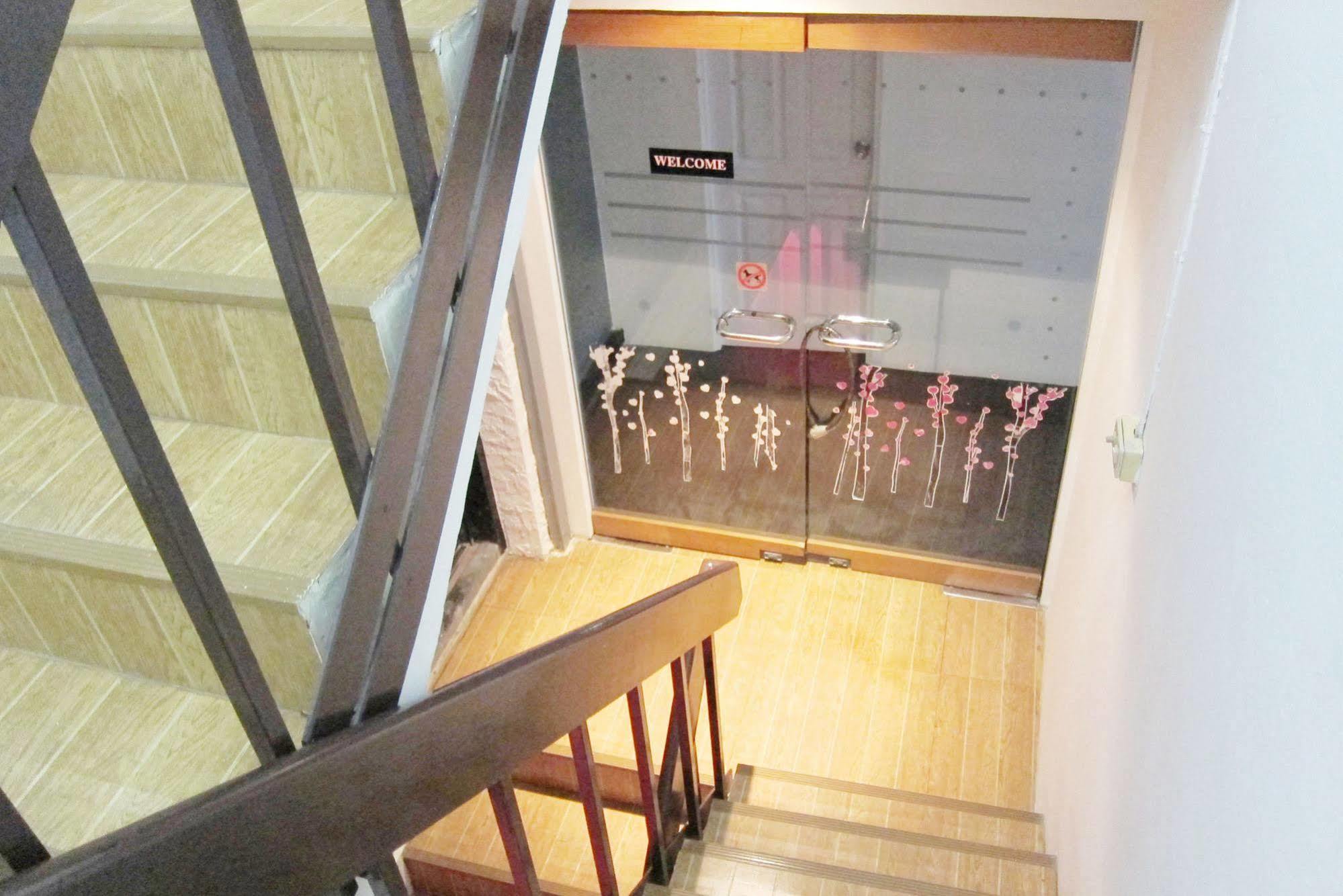 1Sabai Hostel Bangkok Ngoại thất bức ảnh