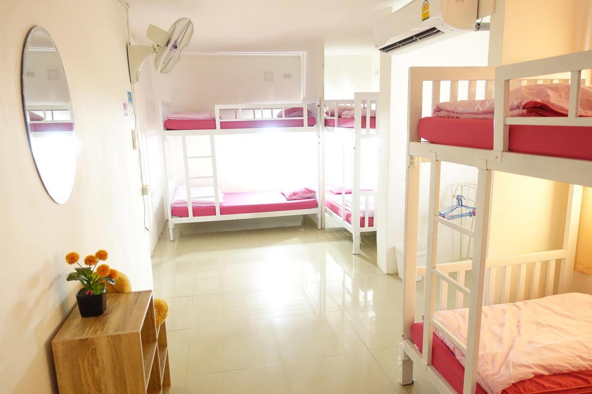1Sabai Hostel Bangkok Ngoại thất bức ảnh